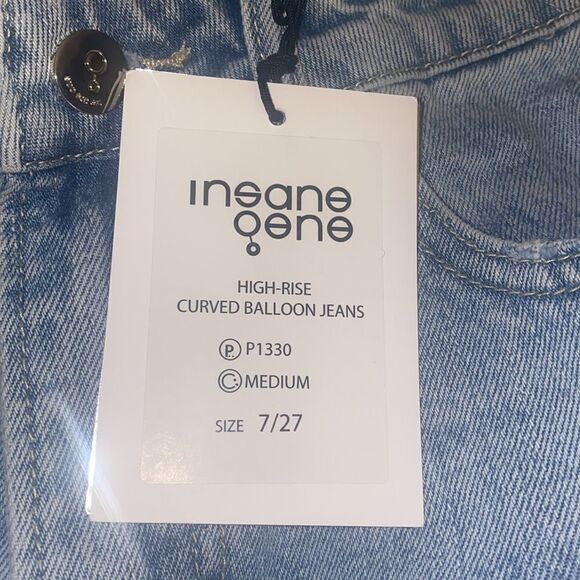 ✨ HIGH RISE CURVED BALLOON JEANS✨ - Picture 7 of 7